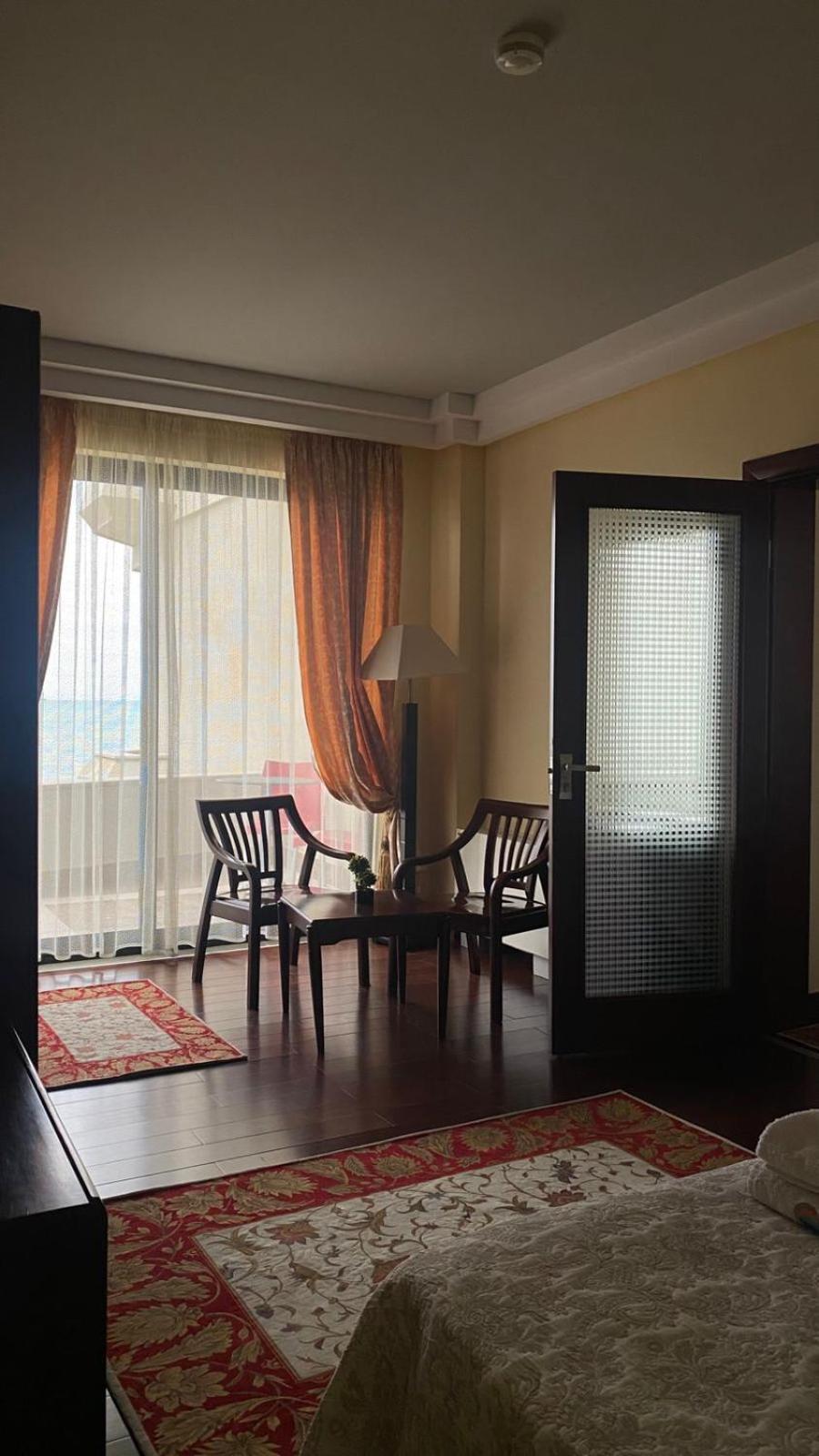 Vela Restaurant * Golem (Tirana)